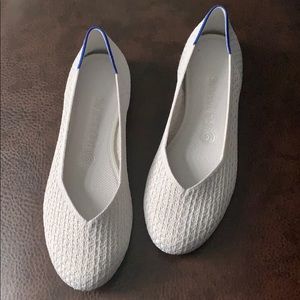 Rothys size 8 Salt Honeycomb Flats